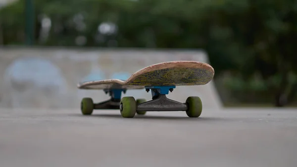 Skate Een Helling Stad — Stockfoto