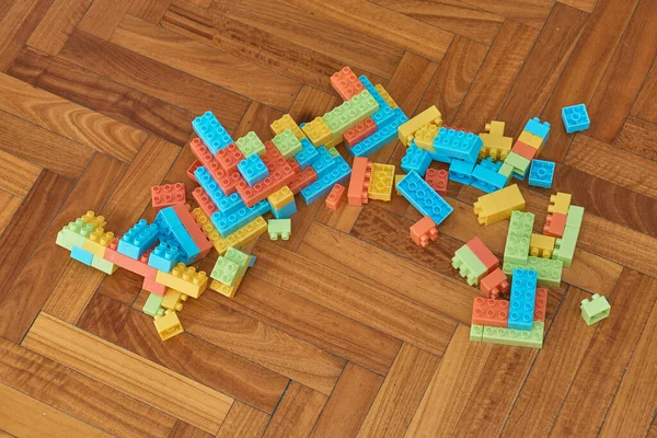 Girl Playing Blocks Wooden Floor Her Room — Stock Photo, Image