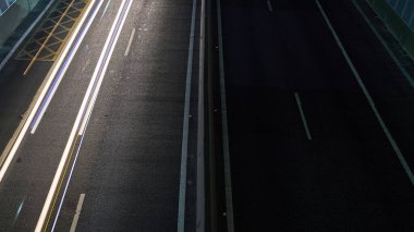 Yukarıdan hafif patikalar, bir rota, gidiş dönüş.