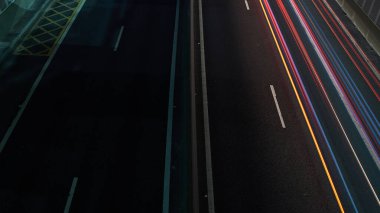 Yukarıdan hafif patikalar, bir rota, gidiş dönüş.