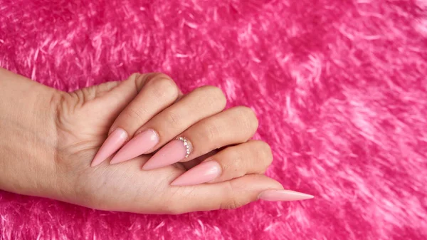 Bubblegum Pink Gel Sculptured Nails — Stock Photo, Image