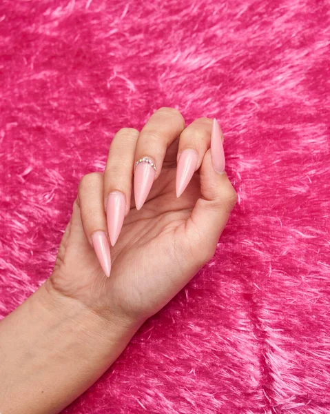 Bubblegum Pink Gel Sculptured Nails — Stock Photo, Image