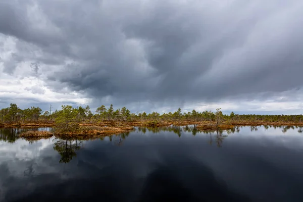 Beautiful Landscape River Cloudy Sky — Stockfoto