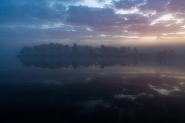 Beautiful Sunrise Fog Clouds Natural Background Dramatic Reflections Blue Sky — Zdjęcie stockowe