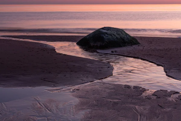 Deniz kıyısının güzel manzarası 