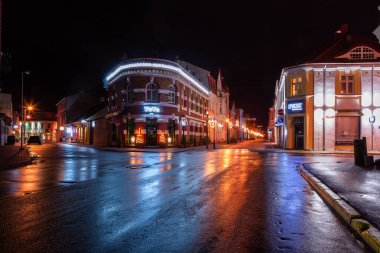 Şehrin gece manzarası