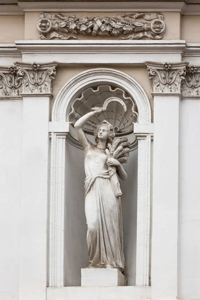 Old Building Statue — Foto Stock