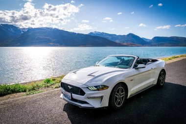 Ford Mustang, ABD 'deki Yellowstone Ulusal Parkı' nda bir yolculuğa çıktı.