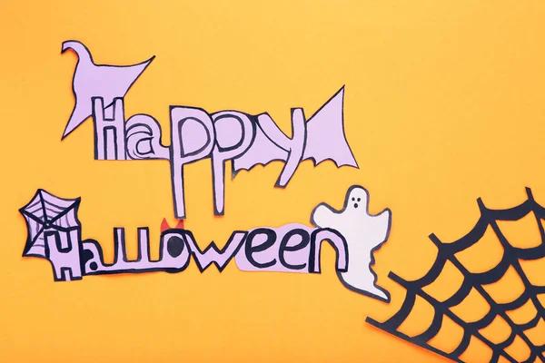Tekst Happy Halloween Met Papieren Spook Spinnenweb Oranje Achtergrond — Stockfoto