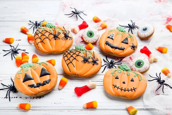 Halloween Gingerbread Cookies Candies Spiders White Wooden Table — Stock Photo, Image