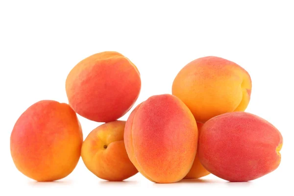 Frische Aprikosenfrüchte Isoliert Auf Weißem Hintergrund — Stockfoto