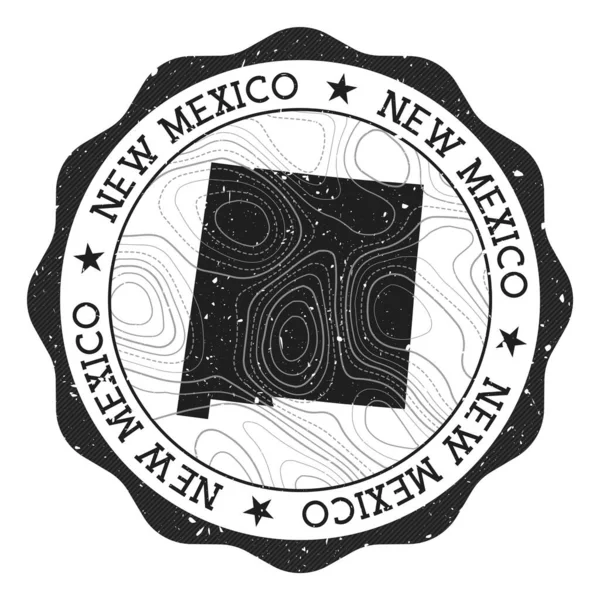 New Mexico outdoor stempel Ronde sticker met kaart van ons staat met topografische isolines Vector — Stockvector