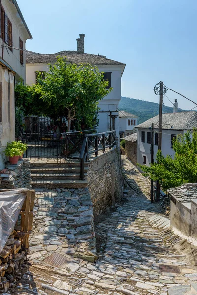 Malebná Vesnice Makrinitsa Svými Architektonickými Tradičními Starými Kamennými Budovami Pohoří — Stock fotografie