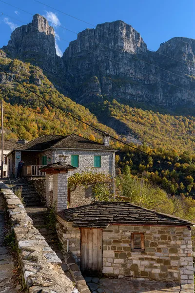 Traditionell Arkitektur Höstsäsongen Den Pittoreska Byn Mikro Papigo Epirus Zagori — Stockfoto