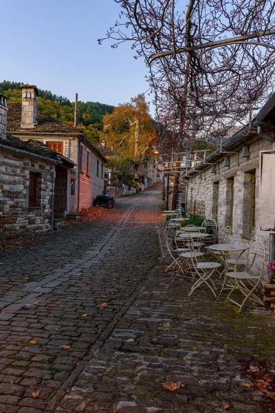 Tradiční Architektura Kamenné Ulici Během Podzimní Sezóny Malebné Vesnici Papigo — Stock fotografie