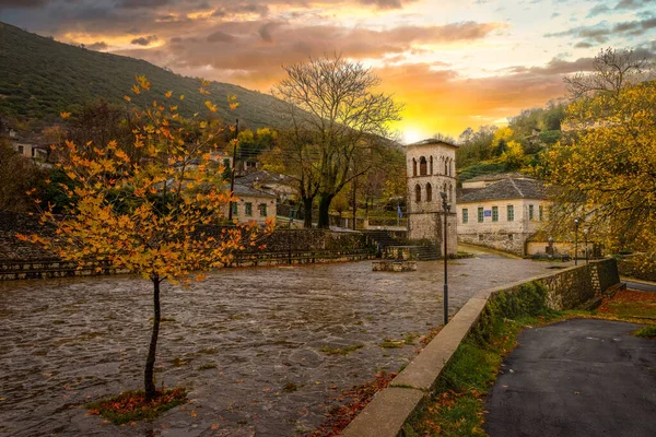 Traditionell Arkitektur Med Stenbyggnader Ano Pedina Byn Centrala Zagori Grekland — Stockfoto