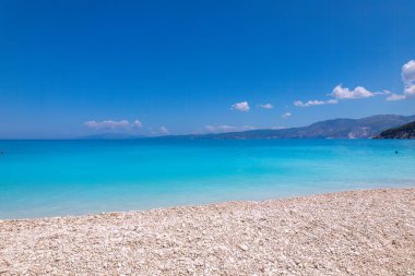 Kefalonia 'daki cennet sahili, güzel İyon adası Yunanistan' ın havadan görünüşü