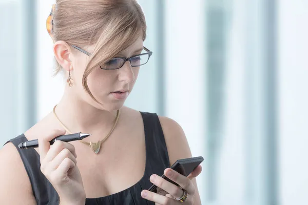 Young Woman Working Calculator Pen — Stock Photo, Image