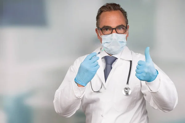 Male Doctor Medical Face Mask Medical Gloves Pulled Syringe Ready — Stock Fotó