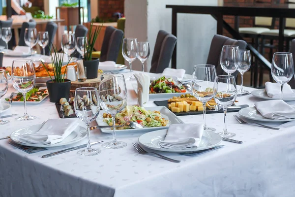 Restoran masası yemek tatili.