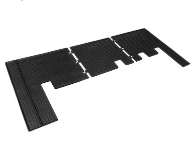 Arabada lastik paspaslar var.