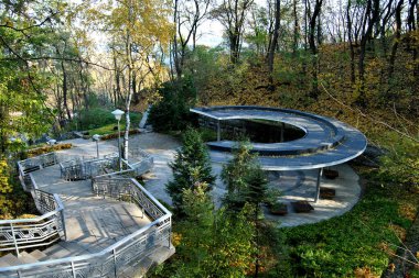 Kaniv Ukrayna 'da altın sonbahar merdivenleri