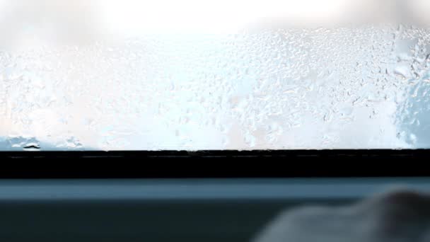 Condensate on the window. heating season and ventilation — Vídeo de Stock