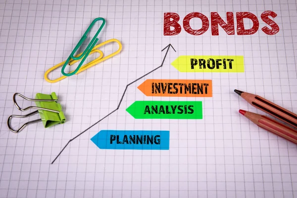 BONDS. Geschäfts- und Investitionsplanungskonzept. Grafik mit Entwicklungspfeil auf einem Blatt Papier — Stockfoto