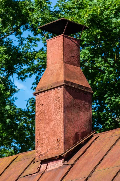 Old Chimney Retro Style Red Tin Roof — Foto Stock