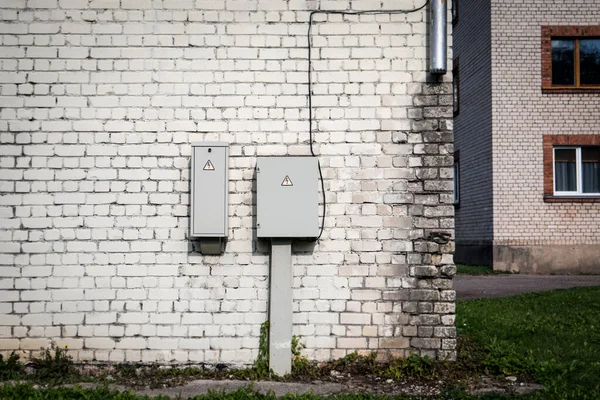 Elektrické Rozvaděče Zdi Bílých Cihel — Stock fotografie