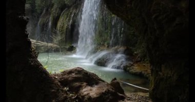 Türkiye 'nin Antalya kentinde şelale
