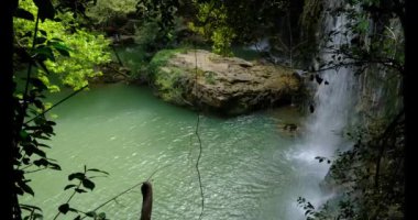 Türkiye 'nin Antalya kentinde şelale