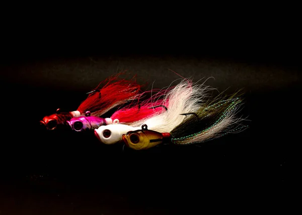 Dört Renkli Bucktail Jig Kafası Hidrodinamik Kafa Büyük Boy Boyalı — Stok fotoğraf