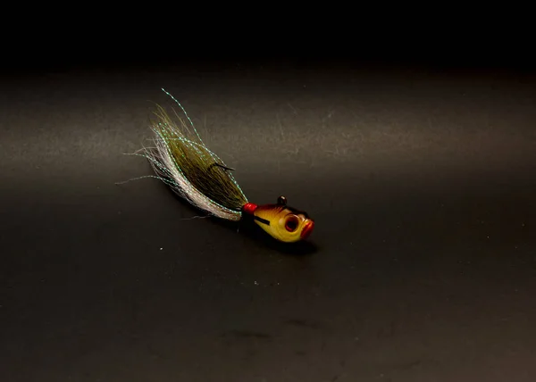 Bir Bucktail Jig Kafası Yemleme Geyik Saçı Balıkçı Kancası Siyah — Stok fotoğraf