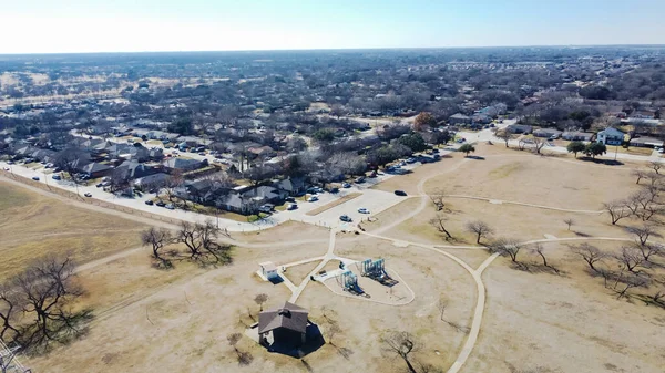 Suburban Park Met Paviljoen Speeltuin Buurt Van Woonwijk Buiten Downtown — Stockfoto