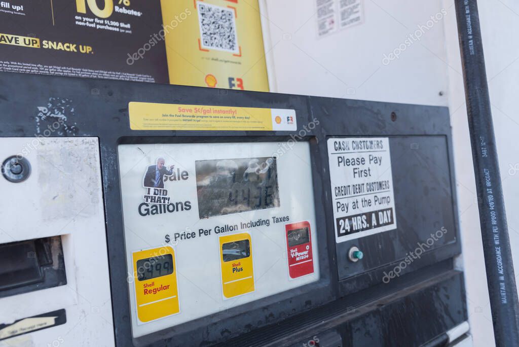 OKC, OKLAHOMA, USMAR 17, 2022 La gasolinera Shell con la que hice esa