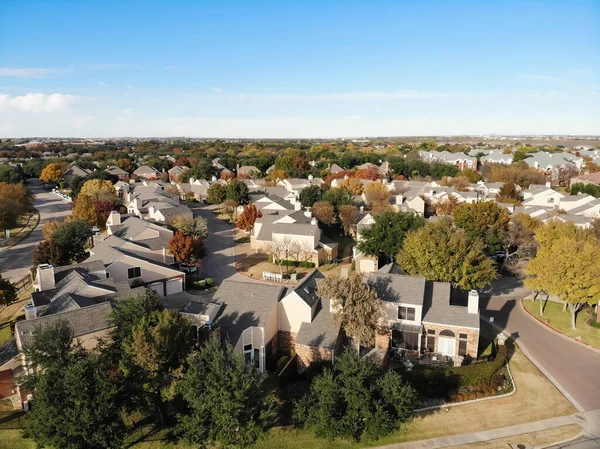 Letecký Pohled Velké Skupiny Měšťanských Domů Rodinných Domů Barevnými Podzimními — Stock fotografie