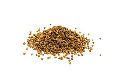 Beyaz arka planda izole pancar tohumu ya da pancar tohumu yığını. Kurutulmuş pancar tohumları büyümeye hazır..