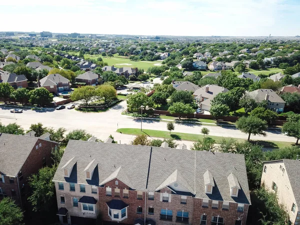 Maisons Ville Neuves Trois Étages Avec Garage Attenant Côté Quartier — Photo