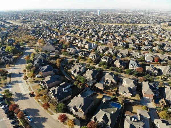 Aerial View Sor Fejlesztés Két Szintes Házak Fehér Víztorony Színes — Stock Fotó