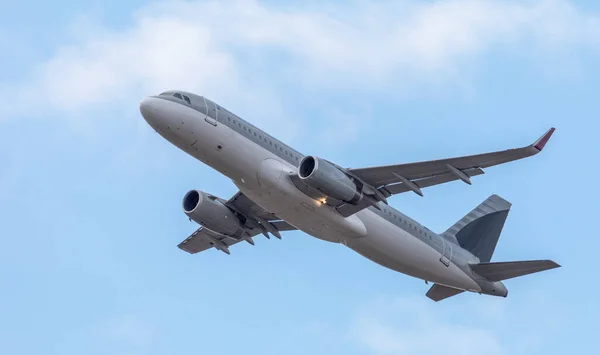 Ein Kommerzielles Passagierflugzeug Führt Einen Flug Durch Passagiere Befördern Blick — Stockfoto