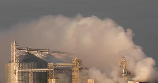 Emisiones de gases de efecto invernadero. Combustión de gas natural. — Vídeo de stock