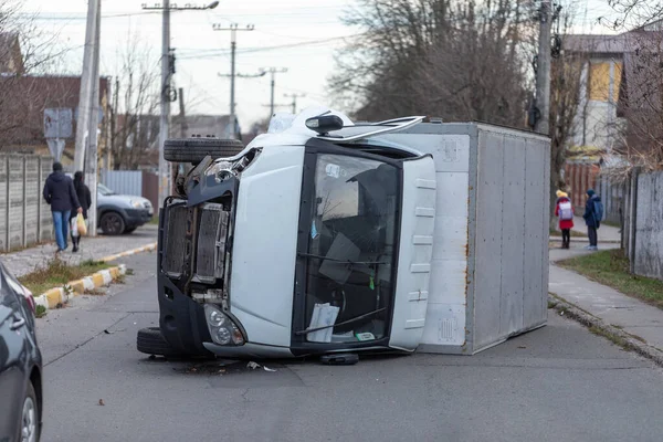Accident Excès Vitesse Camion Renversé Trouve Milieu Rue — Photo