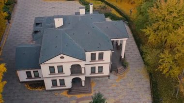20 Kasım 2021 Ukrayna Kyiv bölgesi. Mezhyhirya Ulusal Parkı: Mezhyhirya Parkı 'ndaki Ev