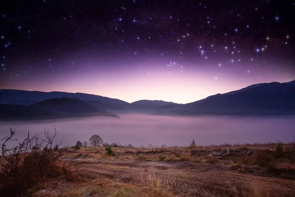 Maravilloso Paisaje Montaña Otoño Antes Del Amanecer Después Del Anochecer — Foto de Stock