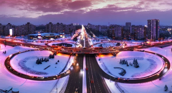 Vista Superior Intercâmbio Transporte Multinível Cidade Noite Paisagem Inverno — Fotografia de Stock