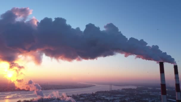 Broeikasgasemissies Vervuiling Van Fabrieken Vuile Lucht Boven Stad Negatieve Gevolgen — Stockvideo