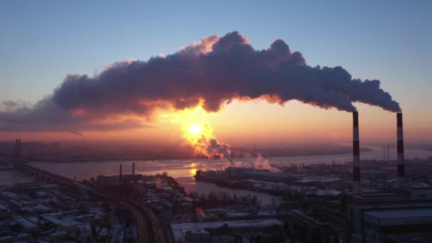 Broeikasgasemissies Vervuiling Van Fabrieken Vuile Lucht Boven Stad Negatieve Gevolgen — Stockvideo