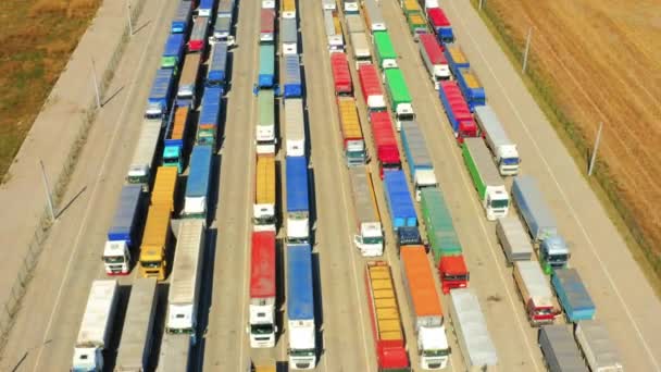 Une Énorme File Camions Chargés Cultures Céréalières Dans Port Ukrainien — Video