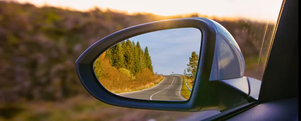 View Mountains Car Rearview Mirror Travel Personal Car Concept Fotos De Stock Sin Royalties Gratis